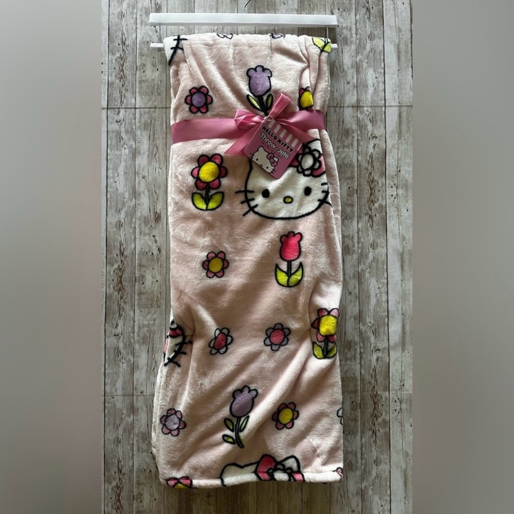 Hello Kitty spring 2024 Easter blanket plush throw 50 x 70 NWT